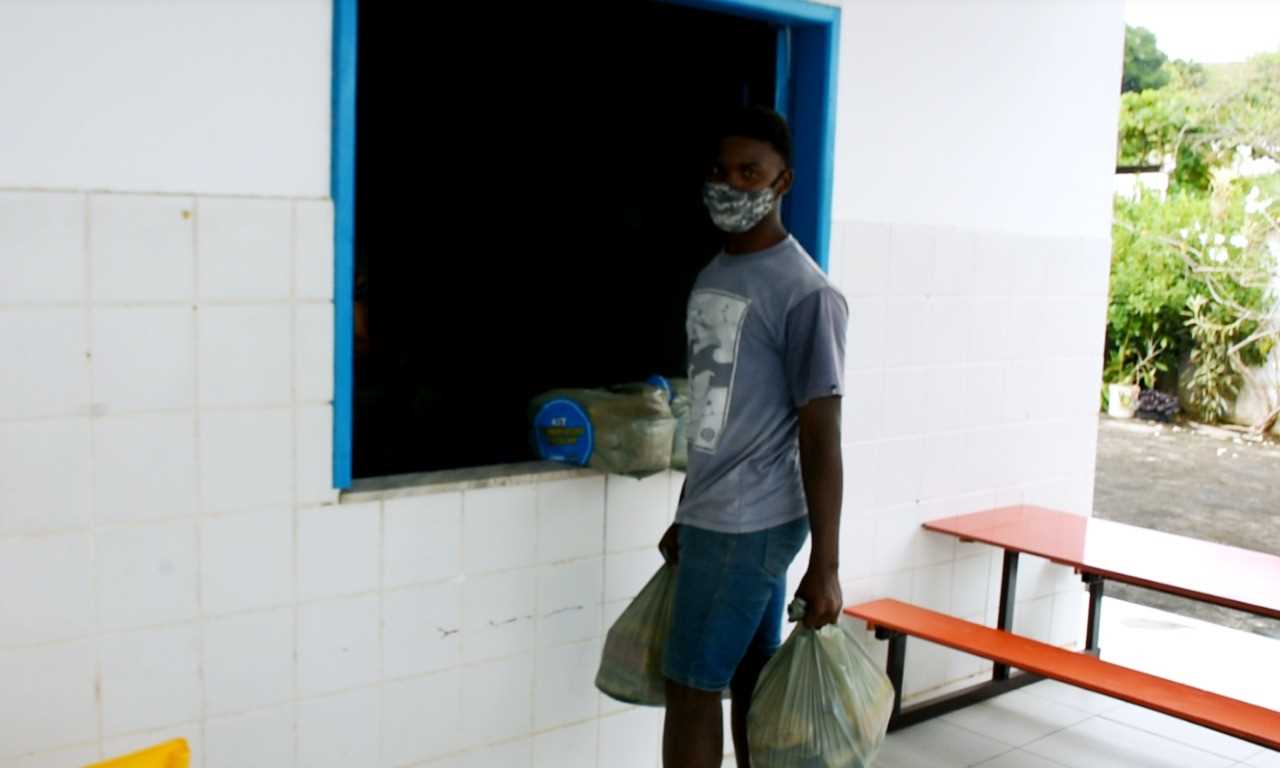 Camacã: Prefeitura iniciou a distribuição dos kits de Alimentação Escolar para alunos da rede Municipal de ensino